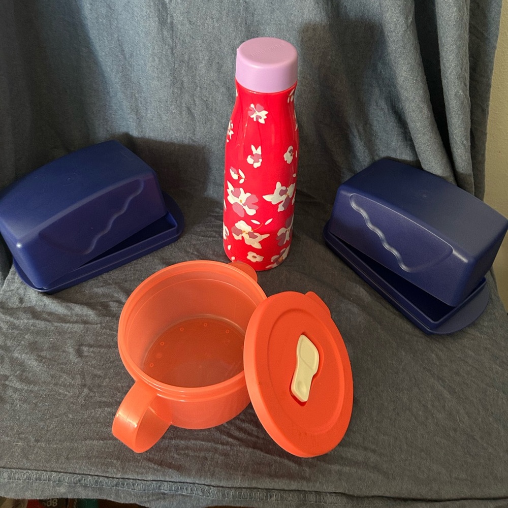 Tupperware Set with Coral soup cup and Navy Containers - Picture 3 of 11